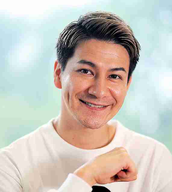 両親離婚で「セレブ生活一転」窓からランドセルを捨てられる壮絶ないじめ経験したユージの幼少期「無力感でいっぱい」