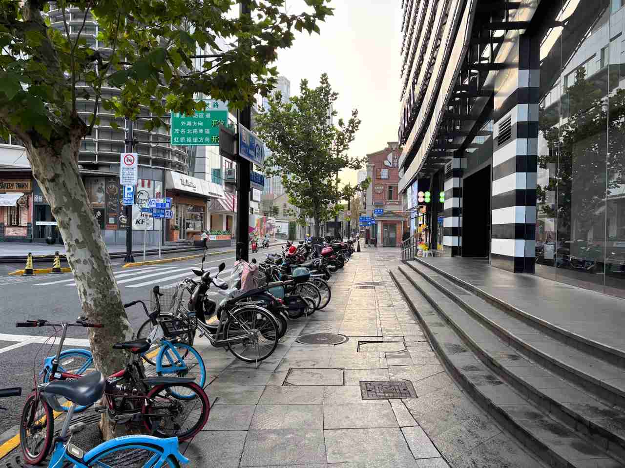 《函館繁華街火災》現場近くで“火事場泥棒”窃盗事件相次ぐ デパートで漫画万引き、取材のテレビカメラが被害に