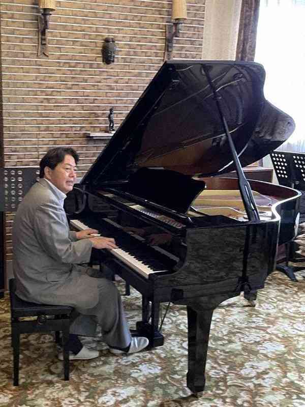 紅白「嵐」出演なしでNHKが最後にすがる“矢沢永吉”のサプライズ　ここ1年間「パイプを強化」で出演交渉が実ったか