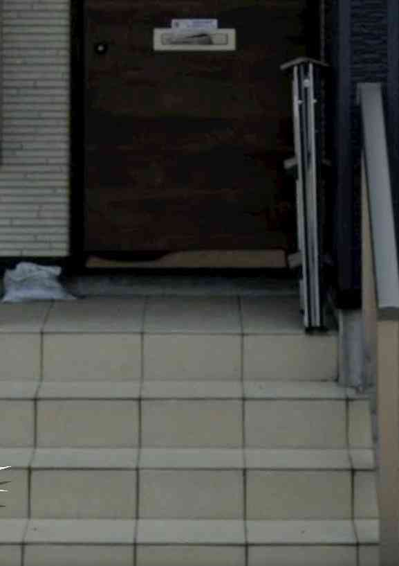 何かに怯えて生きてる人