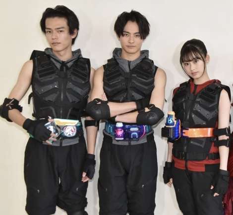 【熱愛スクープ】＝LOVE・佐々木舞香（25）は4歳下のイケメン俳優・日向亘と「とくべチュな関係」だった！《マンションで彼の帰りを待って…》