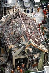 東京・赤坂の個室サウナ店で火事 男女が意識不明の重体