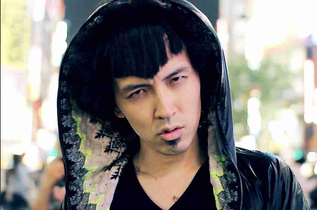 阿部寛:36年ぶり「メンズノンノ」登場 「ジルサンダー」着こなし鈴鹿央士と表紙に 「初心を思い出して新鮮な気持ち」