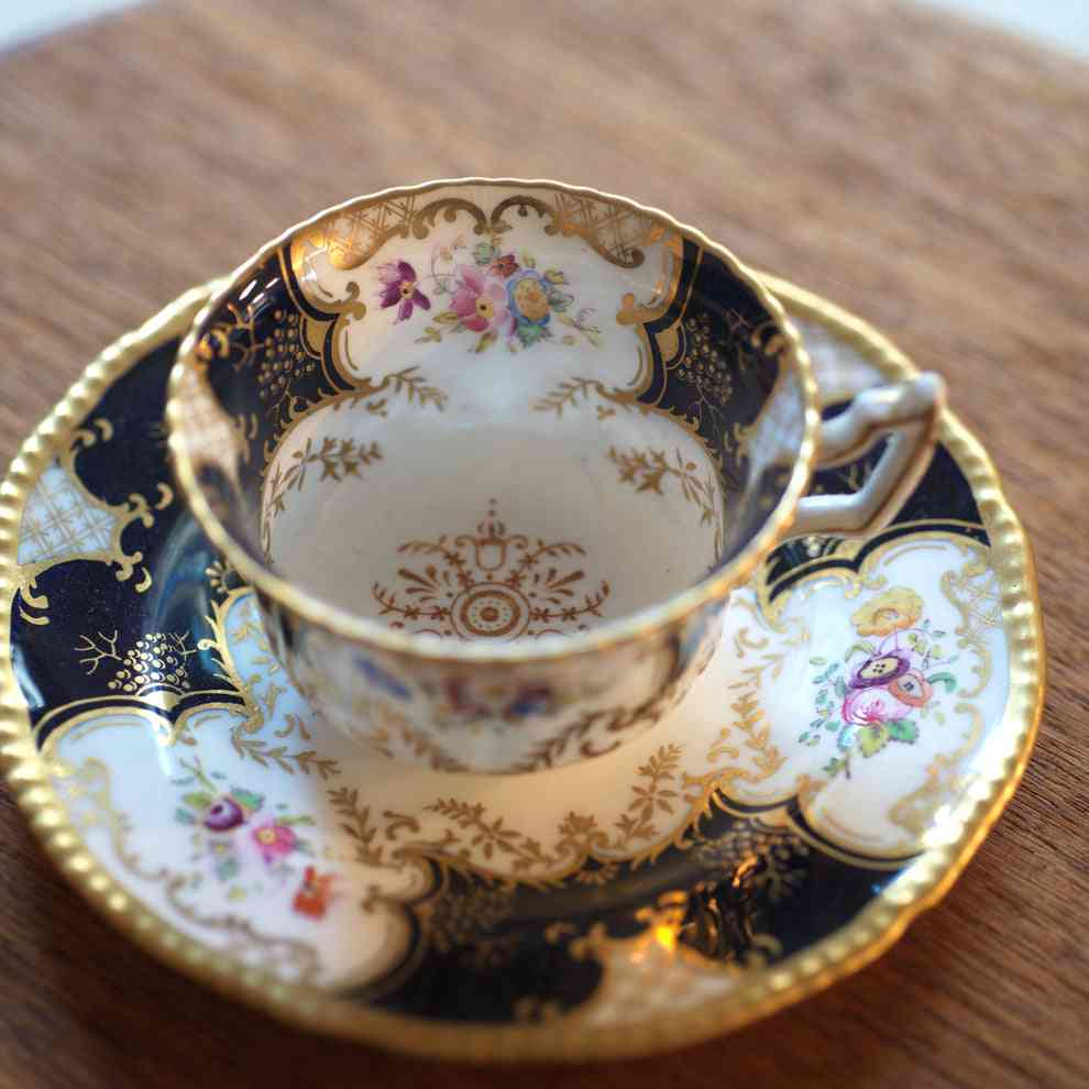 素敵なソーサー&カップのセットが見たい☕