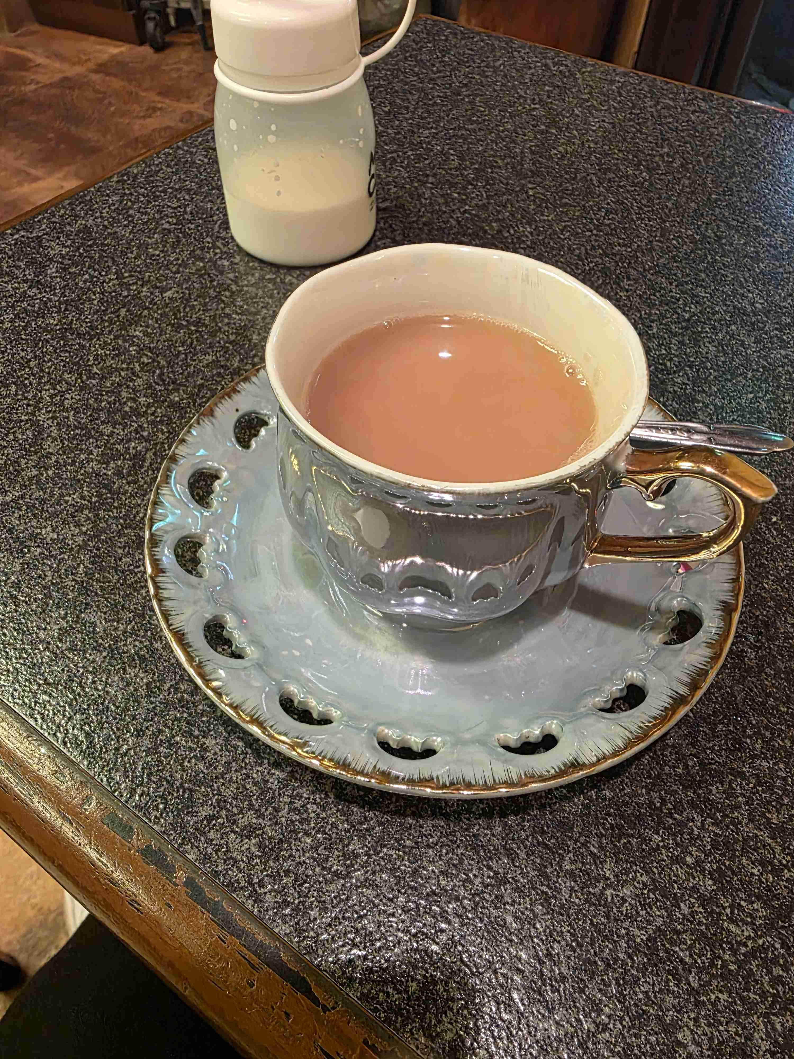 素敵なソーサー&カップのセットが見たい☕