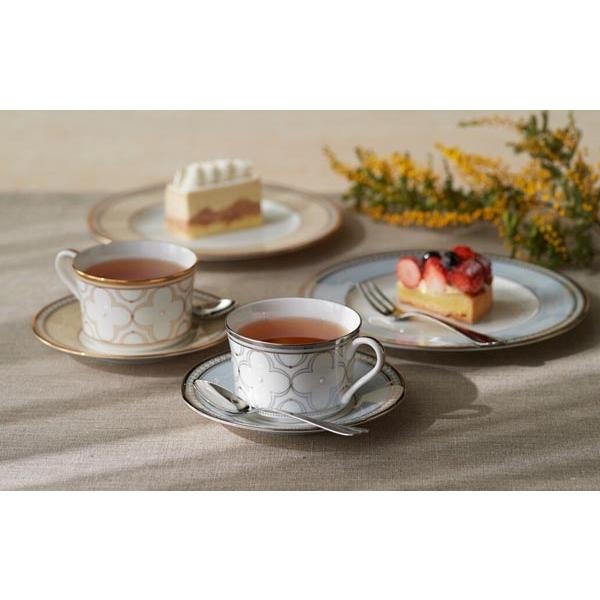 素敵なソーサー&カップのセットが見たい☕