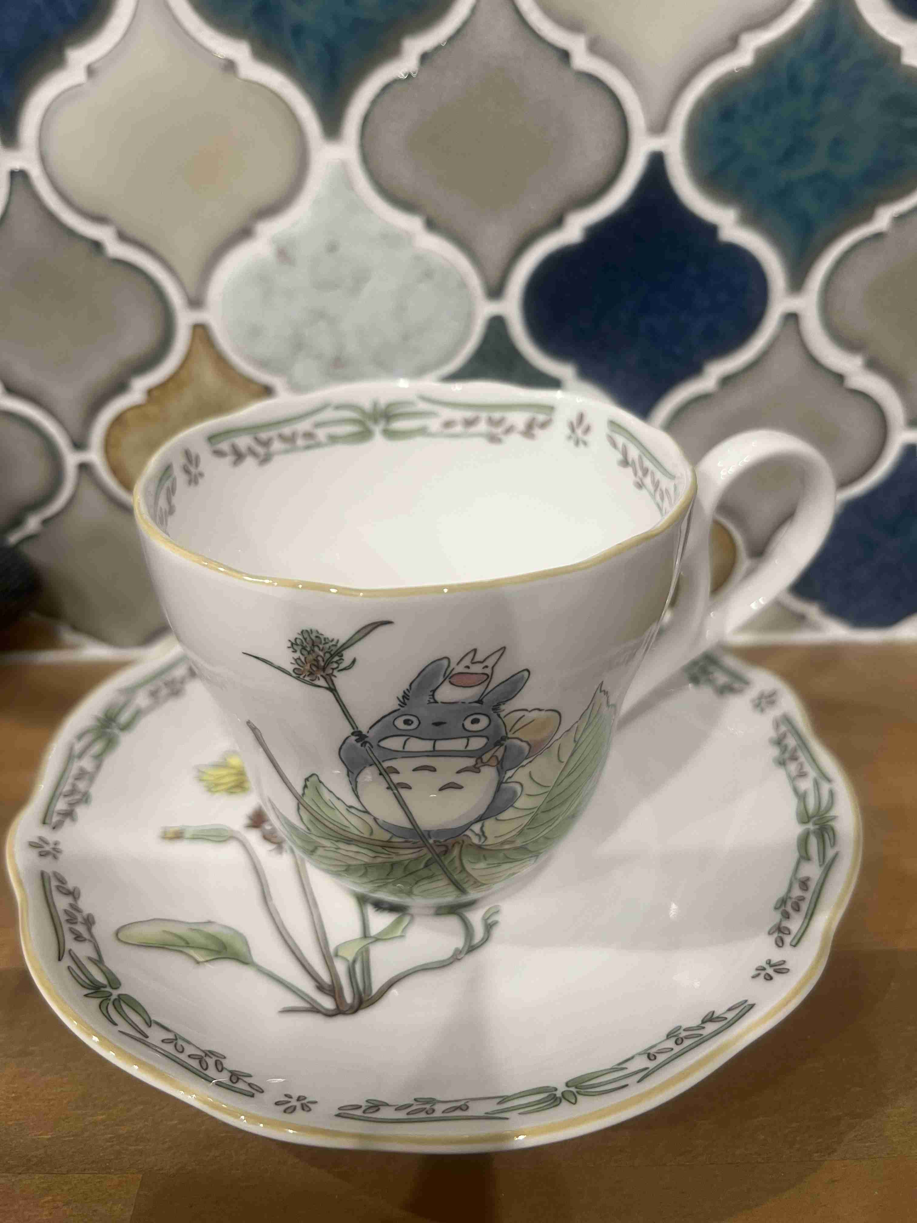 素敵なソーサー&カップのセットが見たい☕