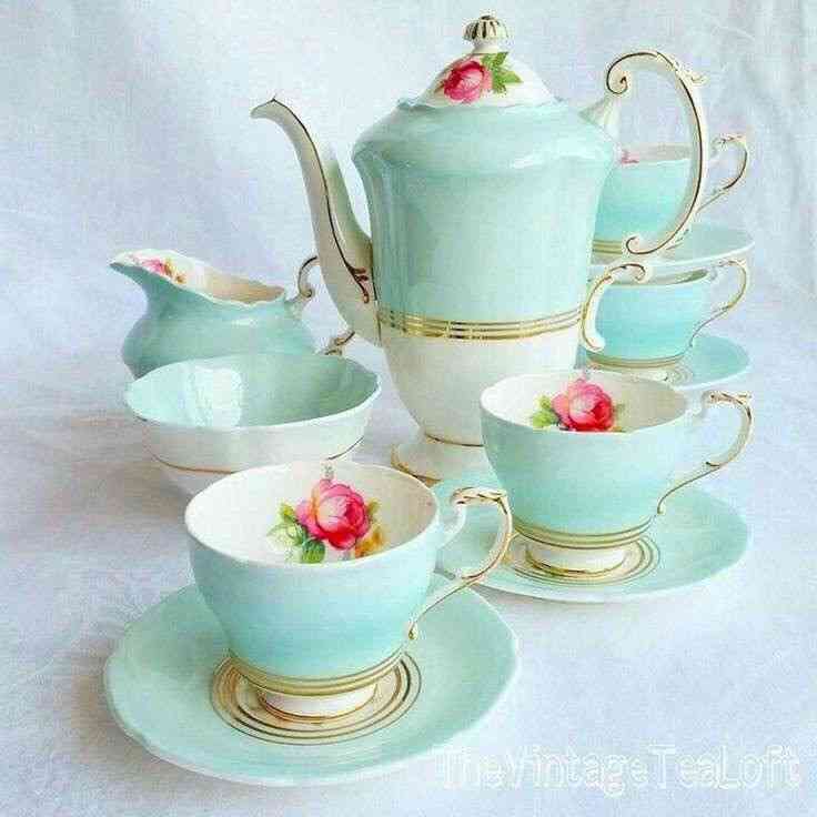 素敵なソーサー&カップのセットが見たい☕