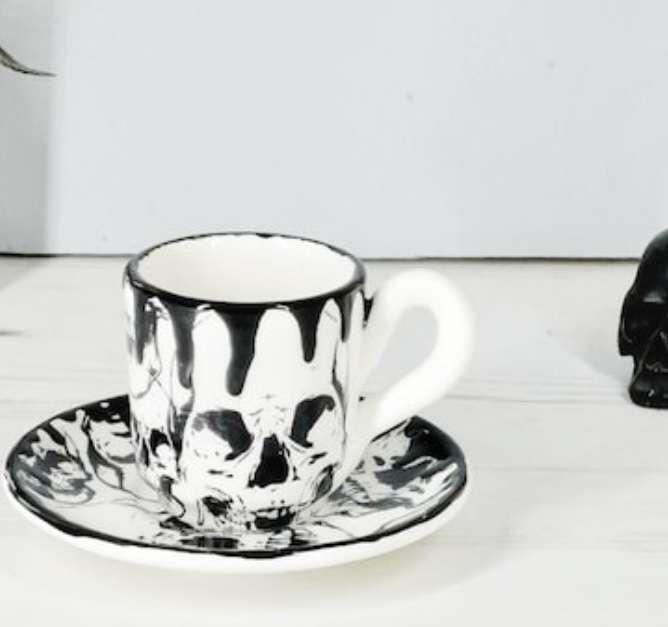 素敵なソーサー&カップのセットが見たい☕