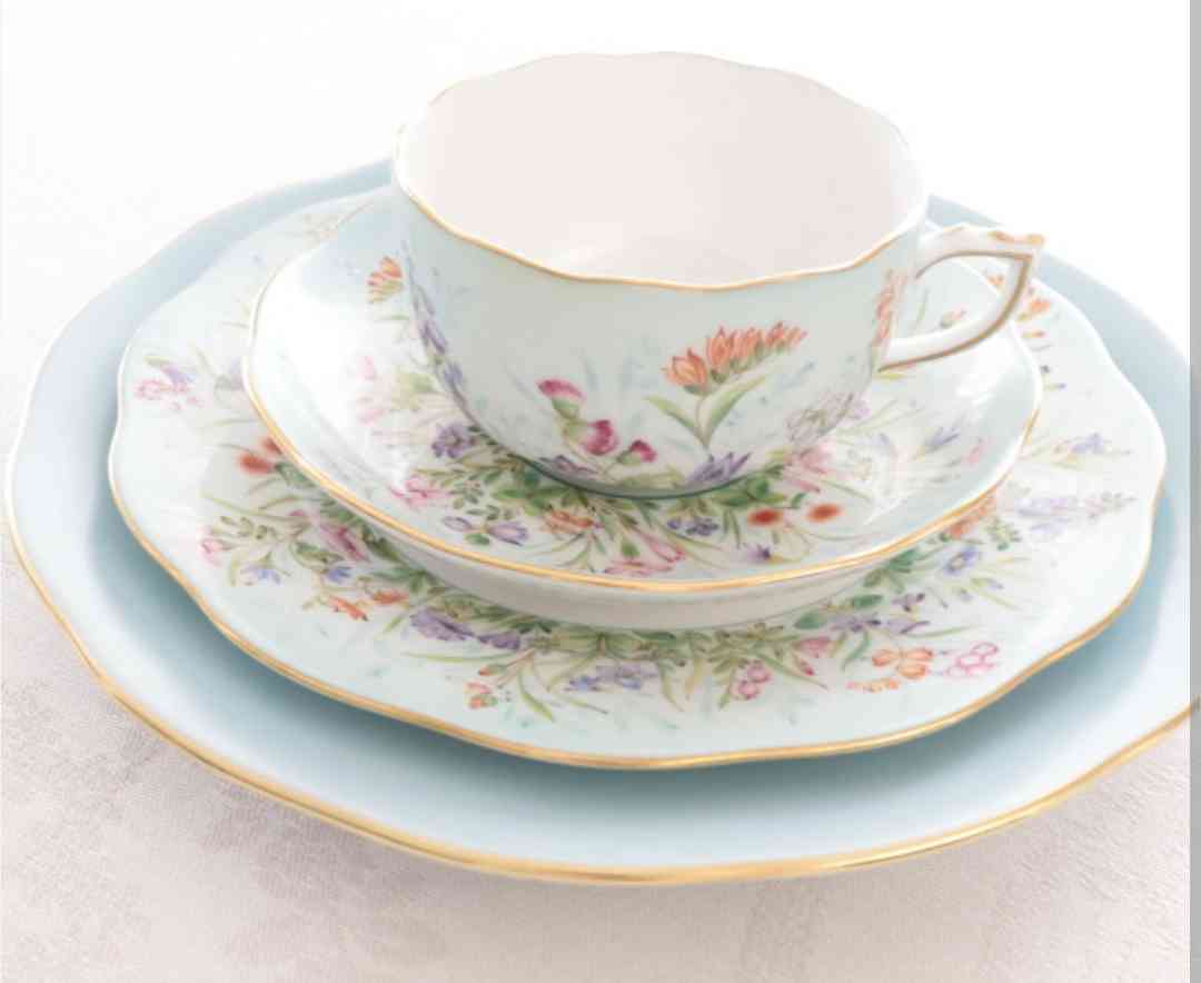 素敵なソーサー&カップのセットが見たい☕