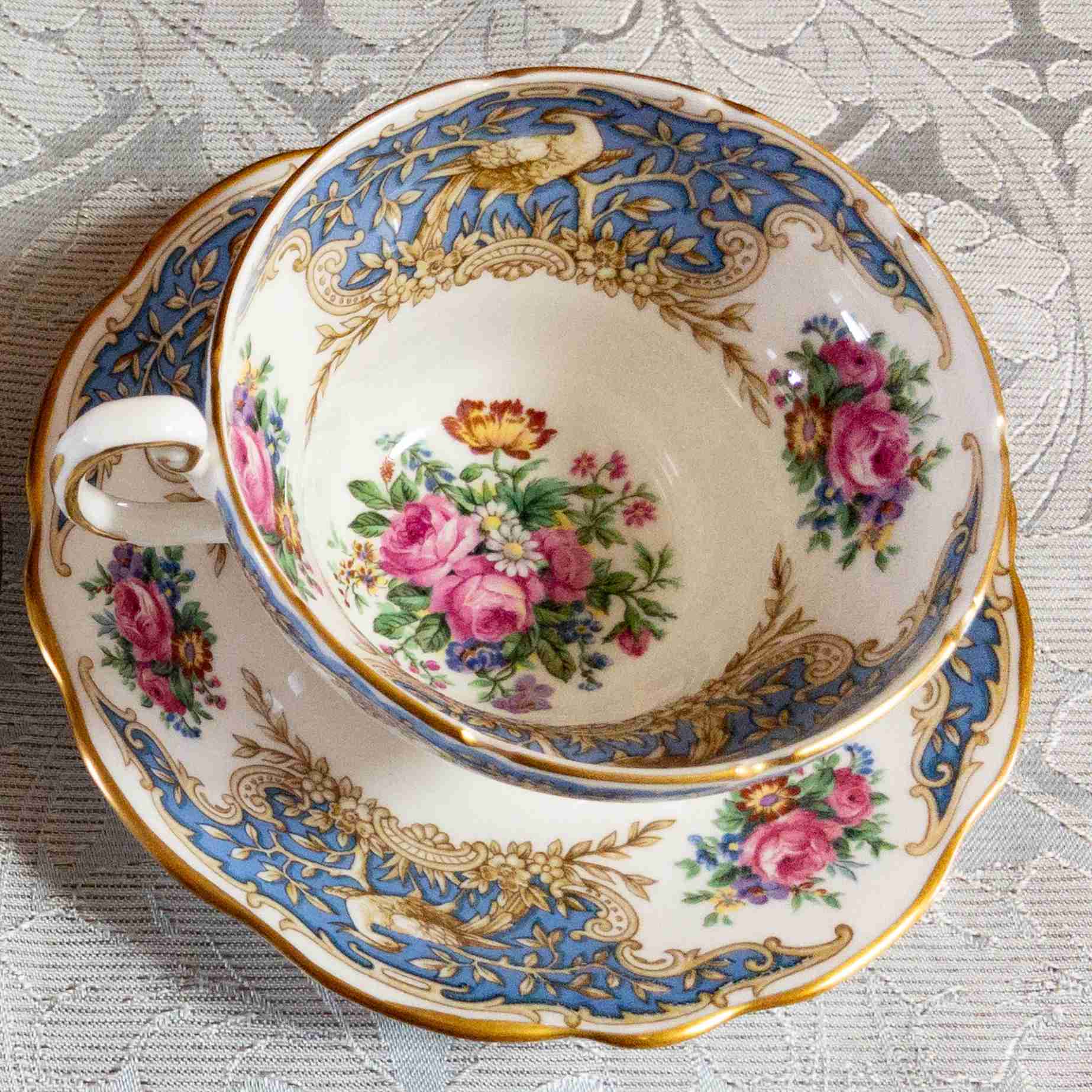 素敵なソーサー&カップのセットが見たい☕