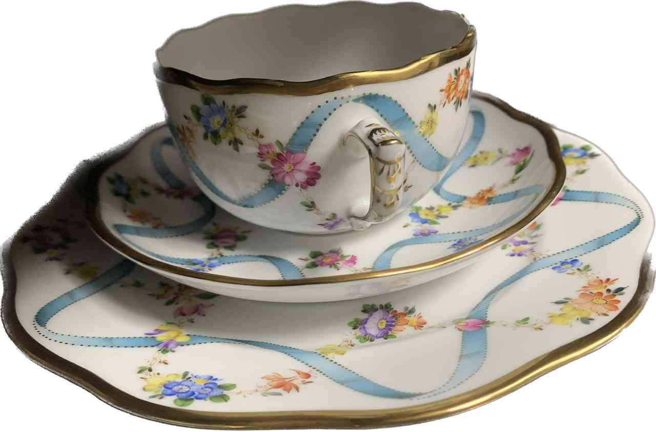 素敵なソーサー&カップのセットが見たい☕