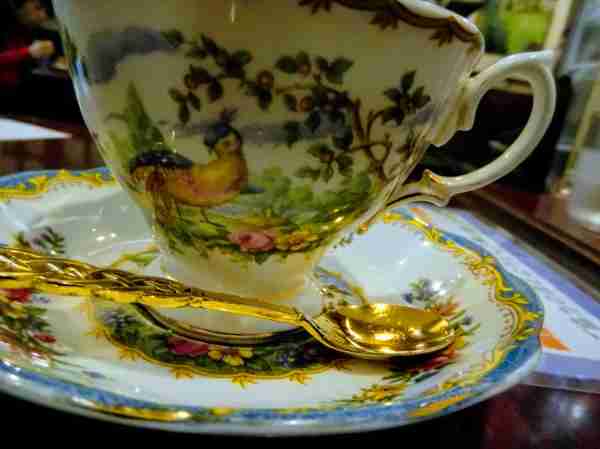 素敵なソーサー&カップのセットが見たい☕