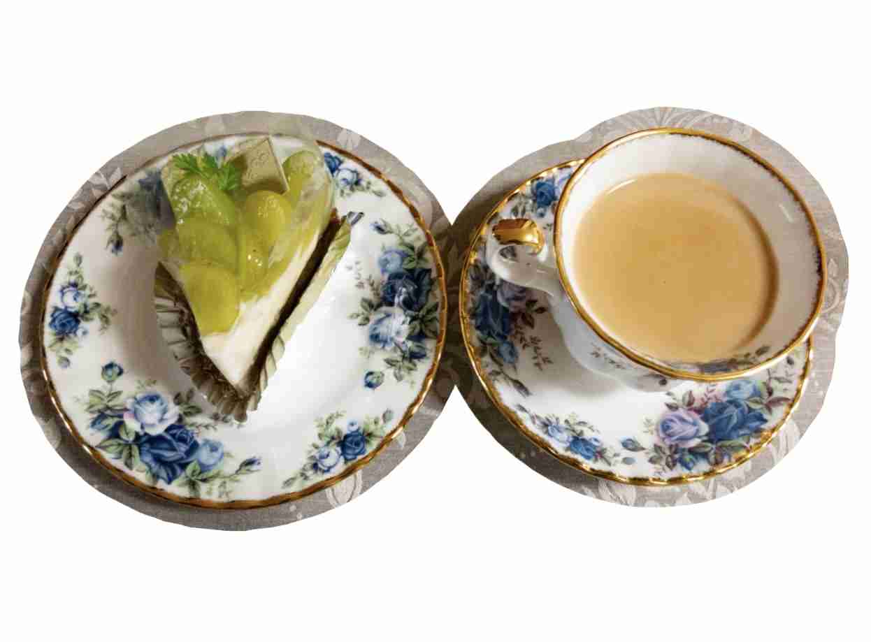 素敵なソーサー&カップのセットが見たい☕