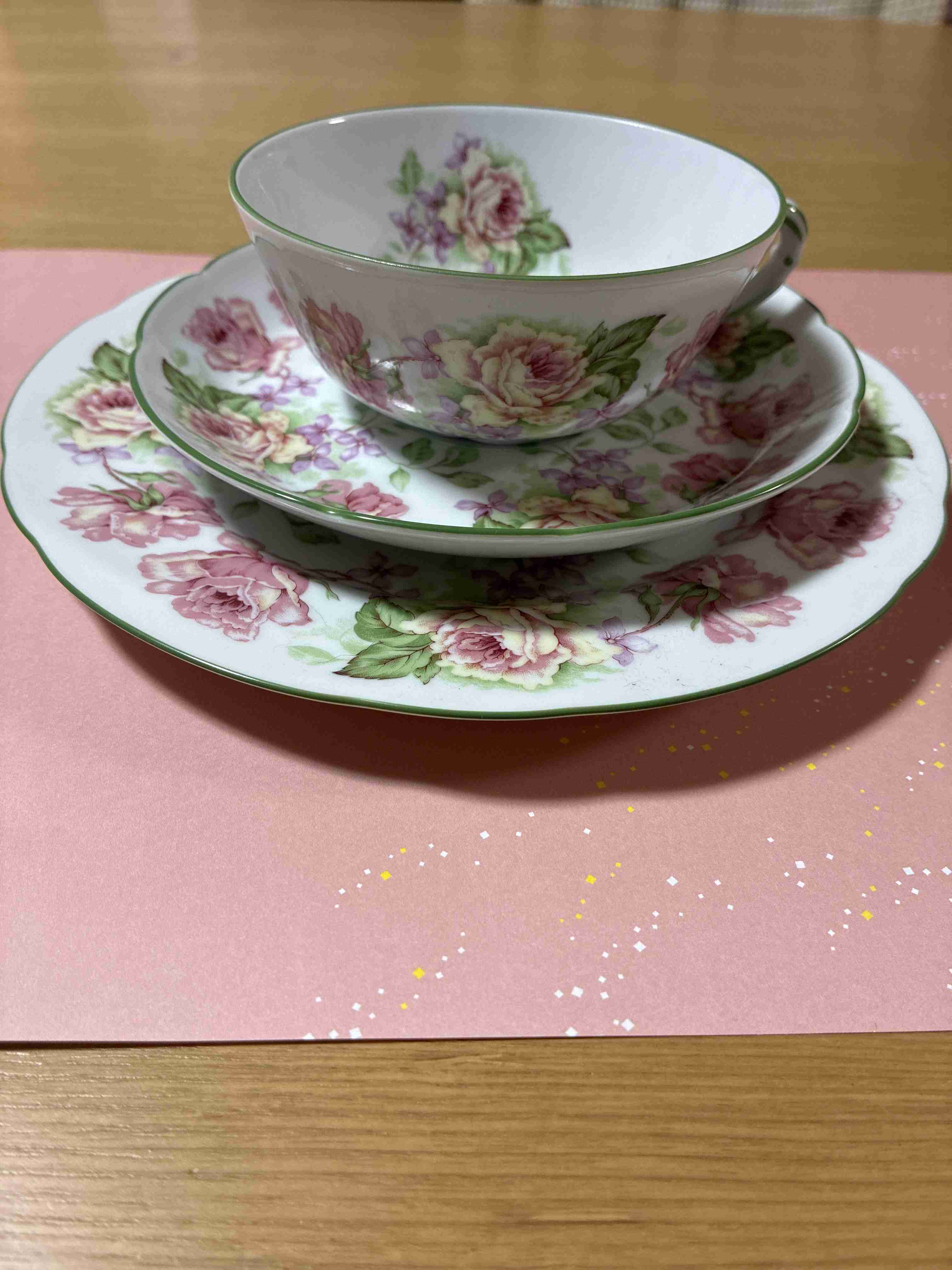 素敵なソーサー&カップのセットが見たい☕