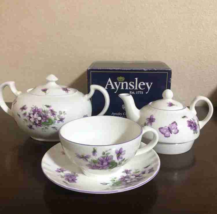 素敵なソーサー&カップのセットが見たい☕