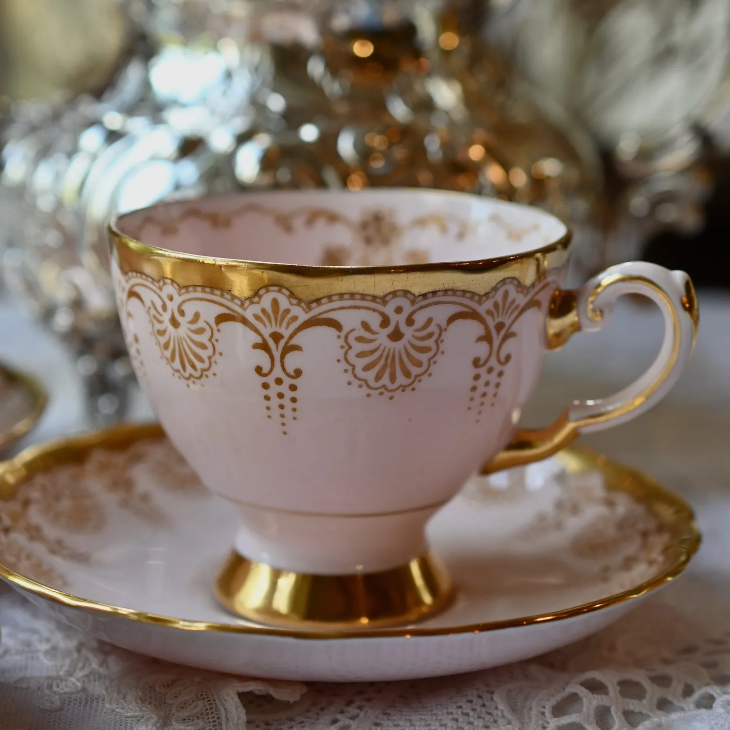 素敵なソーサー&カップのセットが見たい☕