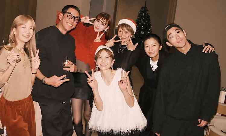 鈴木えみ　榮倉奈々らモデル仲間との3ショットが話題「時が止まってる」「セレブ陽キャのママ」の声