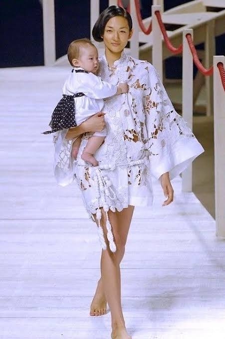 冨永愛が妊娠を発表　お相手は4歳年下の俳優・山本一賢…「息子、章胤にも支えられて日々を過ごしております」