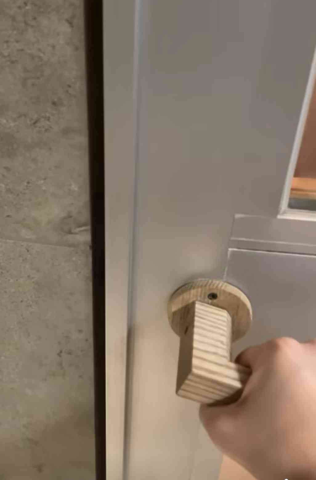 〈赤坂・超高級サウナ2人死亡〉「夫婦には小さな子どもがいた…」電源が切れていた非常ボタン、夫は妻を覆うように倒れ火傷も…店の“関係先”には11月に業務停止命令も