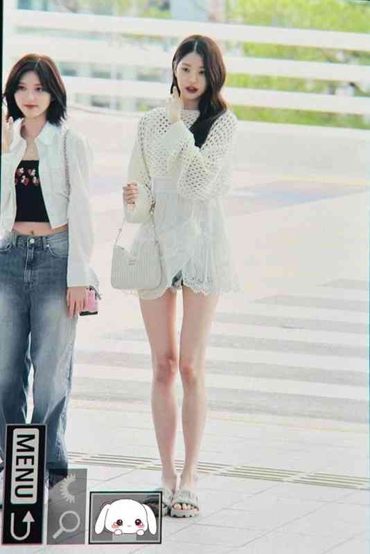 「身体の半分以上が脚」　176cm股下90cmの「無加工」全身ショットに衝撃「この長さはヤバい」