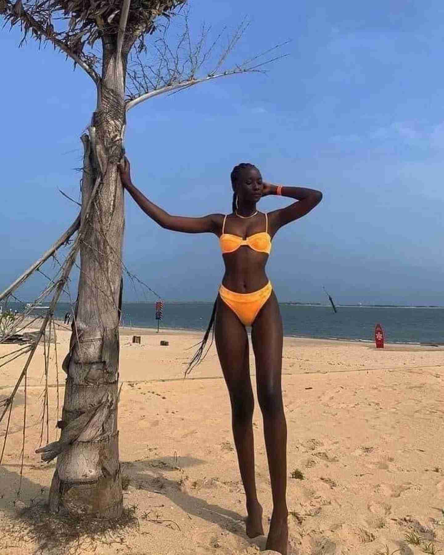 「身体の半分以上が脚」　176cm股下90cmの「無加工」全身ショットに衝撃「この長さはヤバい」