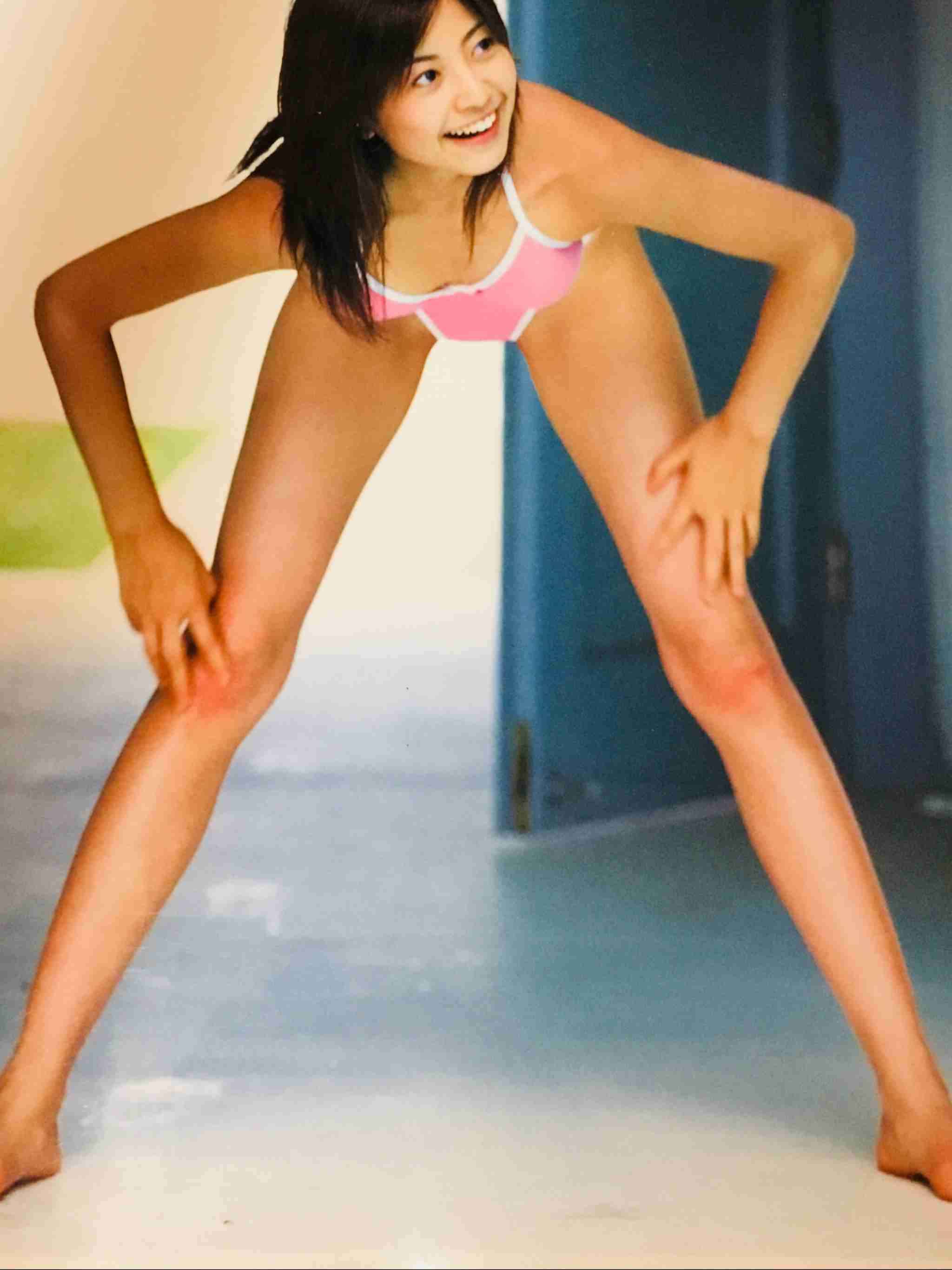 「身体の半分以上が脚」　176cm股下90cmの「無加工」全身ショットに衝撃「この長さはヤバい」