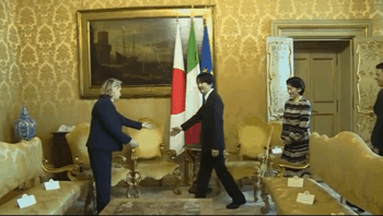https://up.gc-img.net/post_img/2025/12/xYPEEJmHtXXXvUf_znCE9_3926.gif