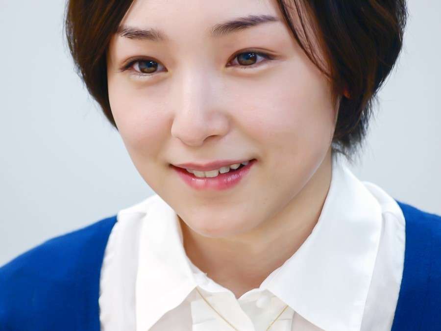 加護亜依「ヤンマガ」で青髪＆ウエストチラ見せSEXYコスプレ姿披露