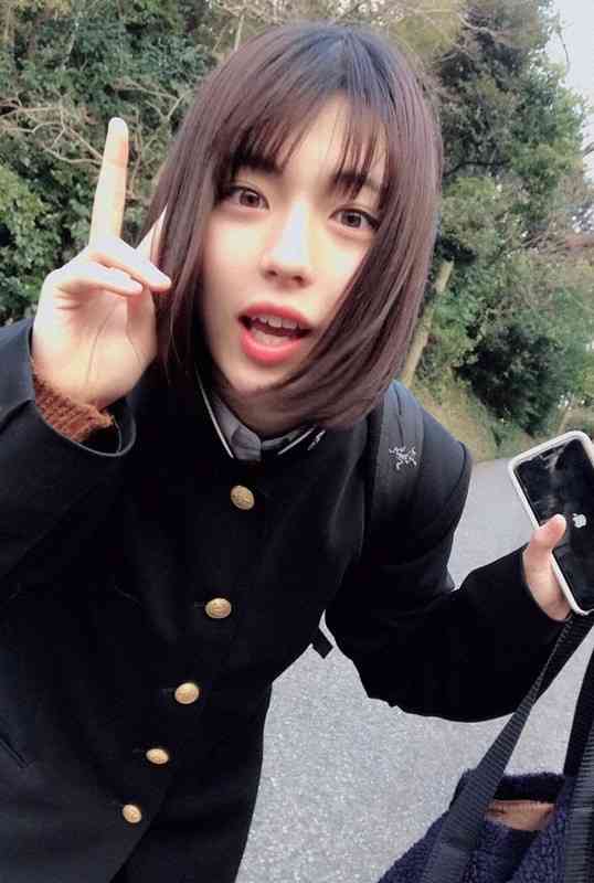 井手上漠、高校2年生の写真公開「変わらない美しさ」「次元が違う」徹底していた美容法も紹介