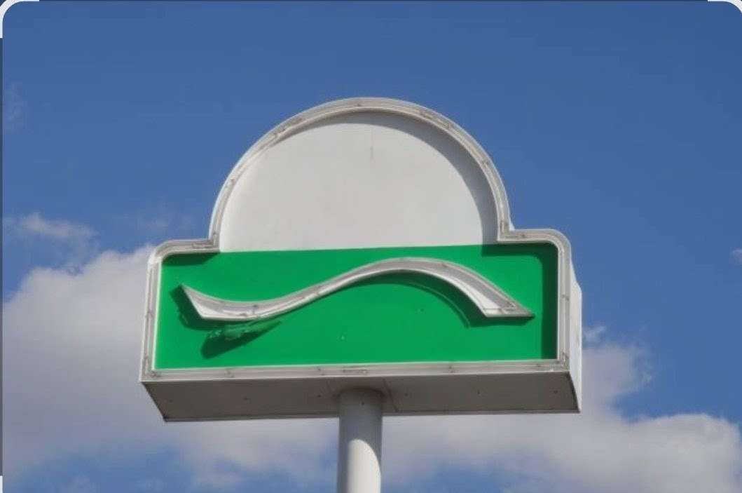 色だけで何の看板か当てて下さい