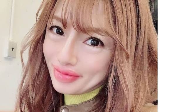 整形疑惑を否定した“平成ギャルの立役者”がプチプラ縛りメイクを公開し大反響、40代となった元カリスマ・安西ひろこの最新姿