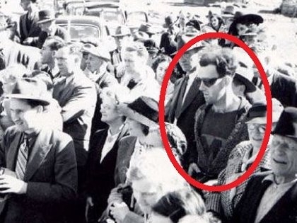 タイムマシーンは作ることができる？