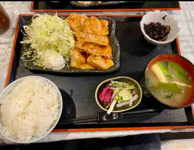 「本気で離婚を考えるレベルです」SNSで話題の『食い尽くし系』の実態　箸を伸ばして無言で奪う、子どもの食事も食べ尽くす…“被害者”は「笑い話じゃない」と怒り心頭