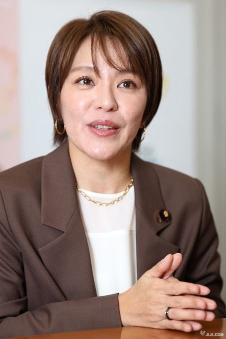 自称若く見える人に限って年相応