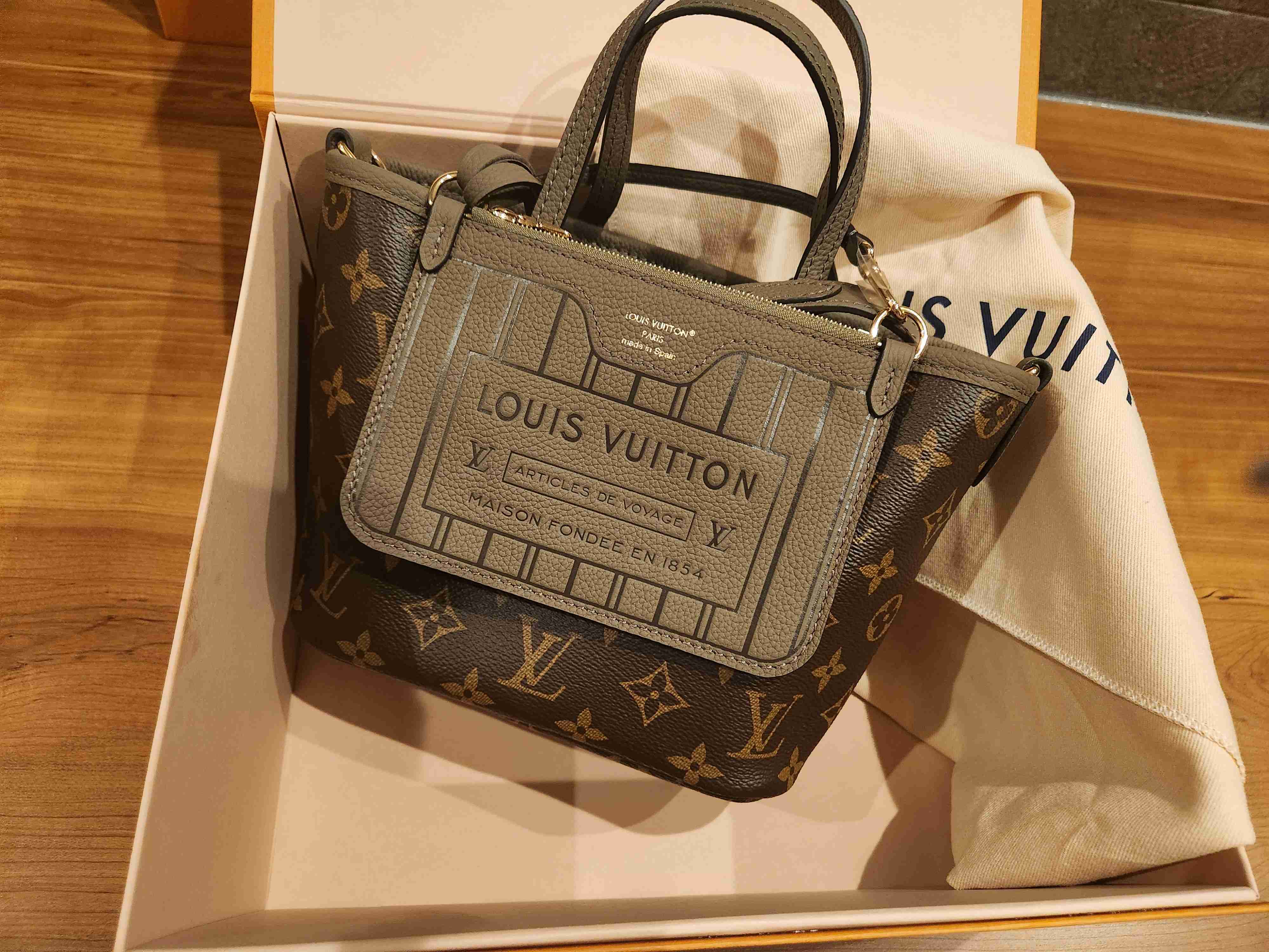 ルイヴィトンのバッグは重たいですか？