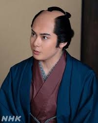 【独自】歌舞伎俳優・中村鶴松容疑者を現行犯逮捕…飲食店のドア蹴り壊す「酒に酔っていて覚えていない」容疑否認