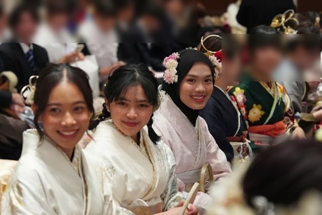 東京・新宿区の「はたちのつどい」“半数”が外国人…初めての振り袖は「苦しいけどきれい」 大阪では“オトナの階段”上るイベント