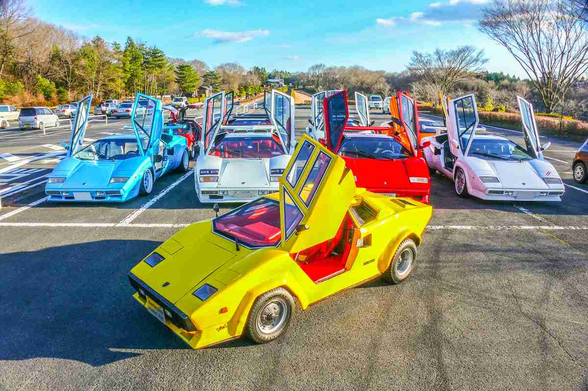 「軽で送迎はかわいそう」だと!? 夫の年収、車種、ナンバープレート…止まらないママ友たちの「カーマウント」の実態