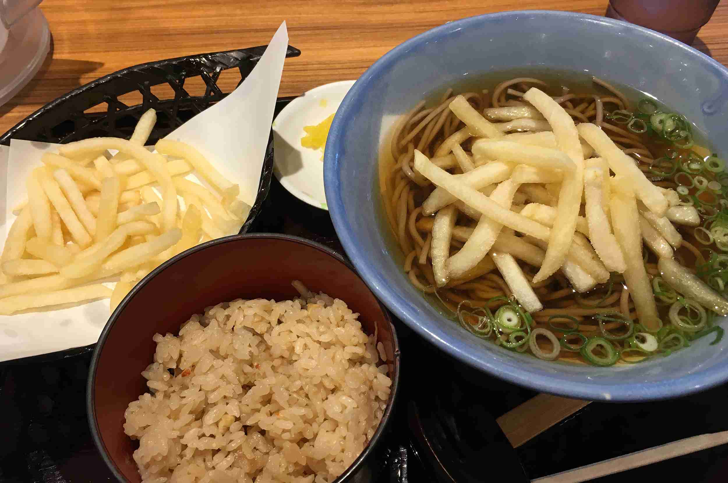 駅の立ち食いそば食べますか?