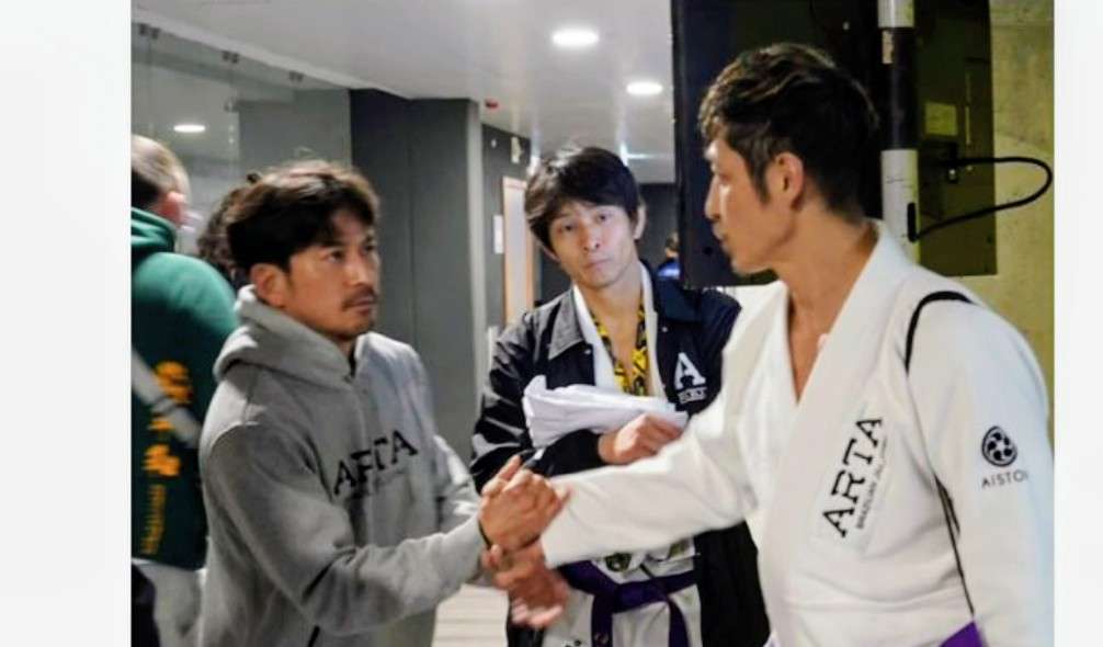 岡田准一は初戦敗退 欧州最大のブラジリアン柔術大会に出場…玉木宏はフェザー級で銅メダル