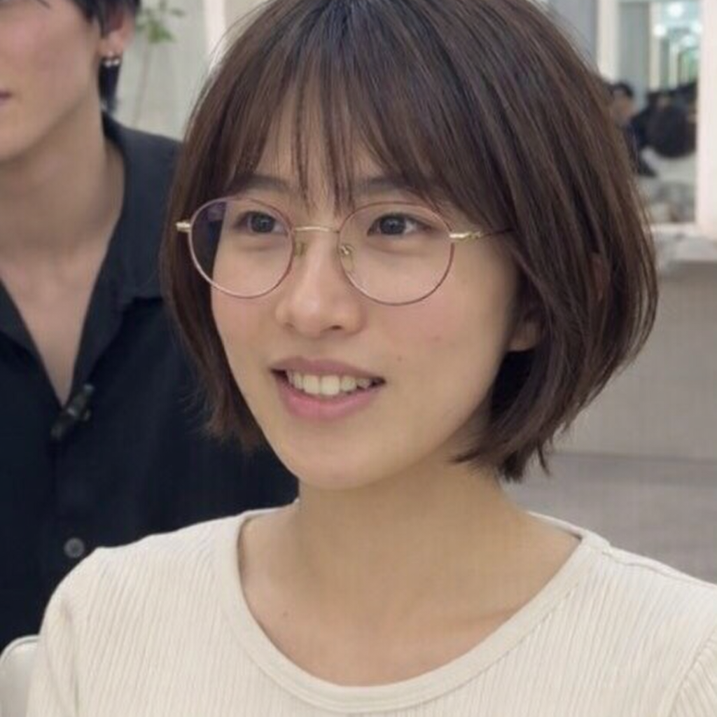 「幼く見られがち」悩む女性が“5年ぶりのショート”で大変身　「ご主人もビックリですね」「めちゃ似合う」の声