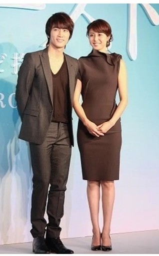 松嶋菜々子(52)が明かす“高身長コンプレックス” 「10代の思春期のころは、背中を少し丸めて姿勢が悪くなった」