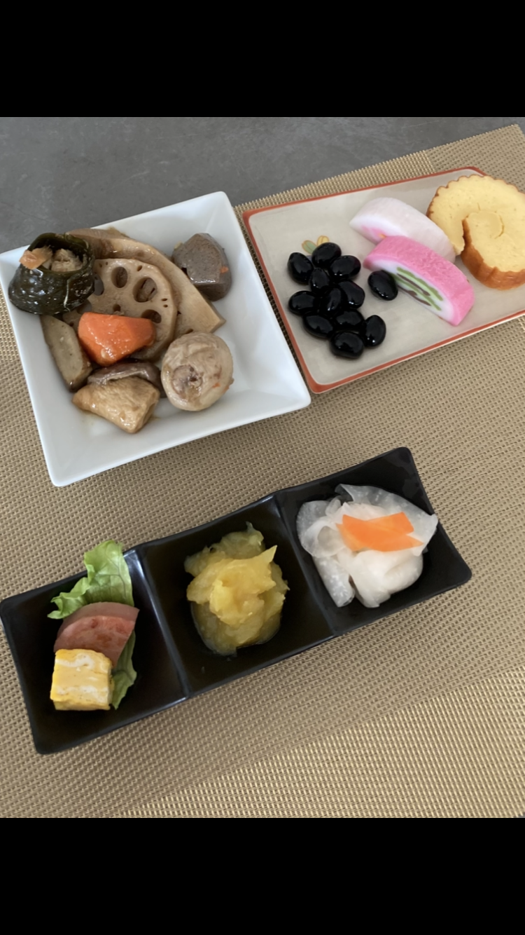 「これくらいの量でいい」土井善晴の1皿4品おせちに共感集まる「実家のお正月を思い出した」「あまりにも素敵」