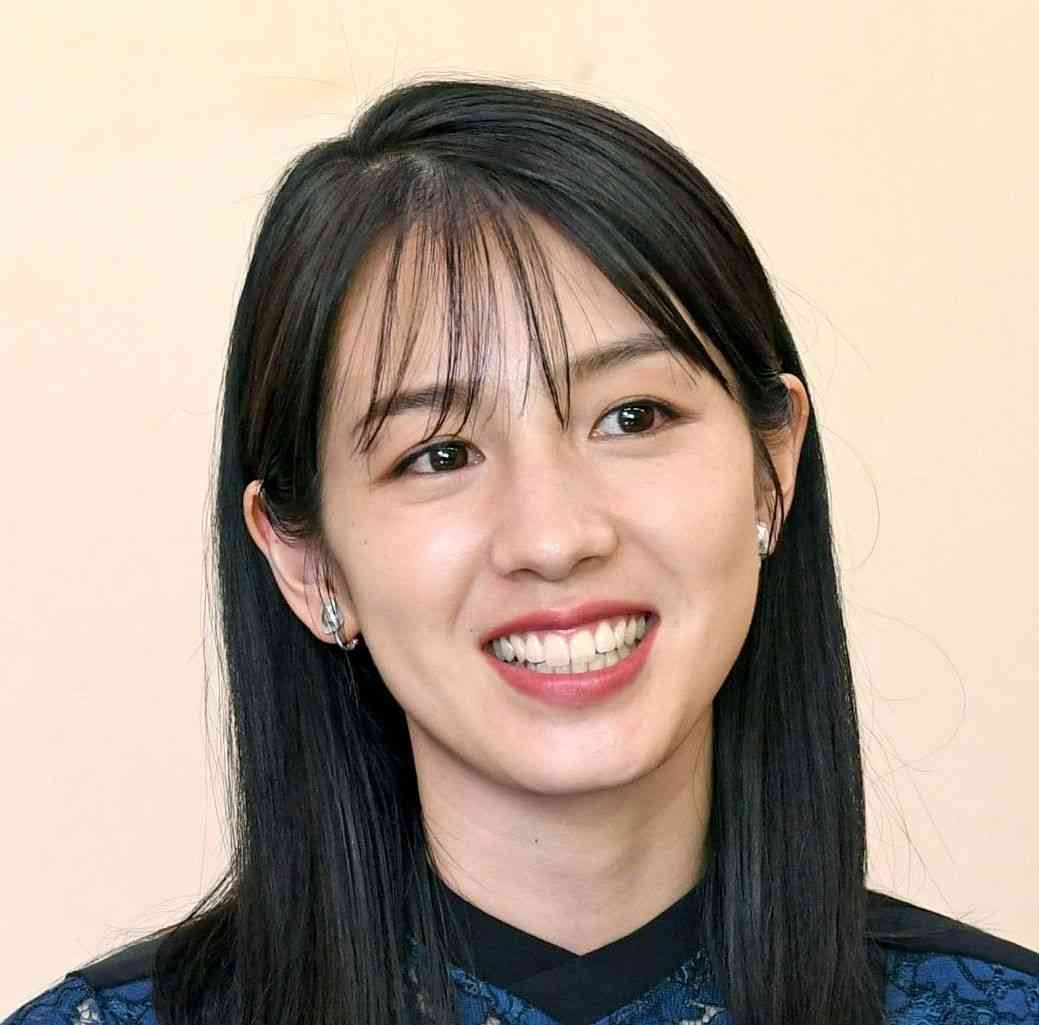 「久しぶりに見たらびっくり」突然の改名、電撃婚、退所…33歳朝ドラ出演女優〝家族旅行〟ショットに「宮内ひとみさん綺麗」「癒される」の声