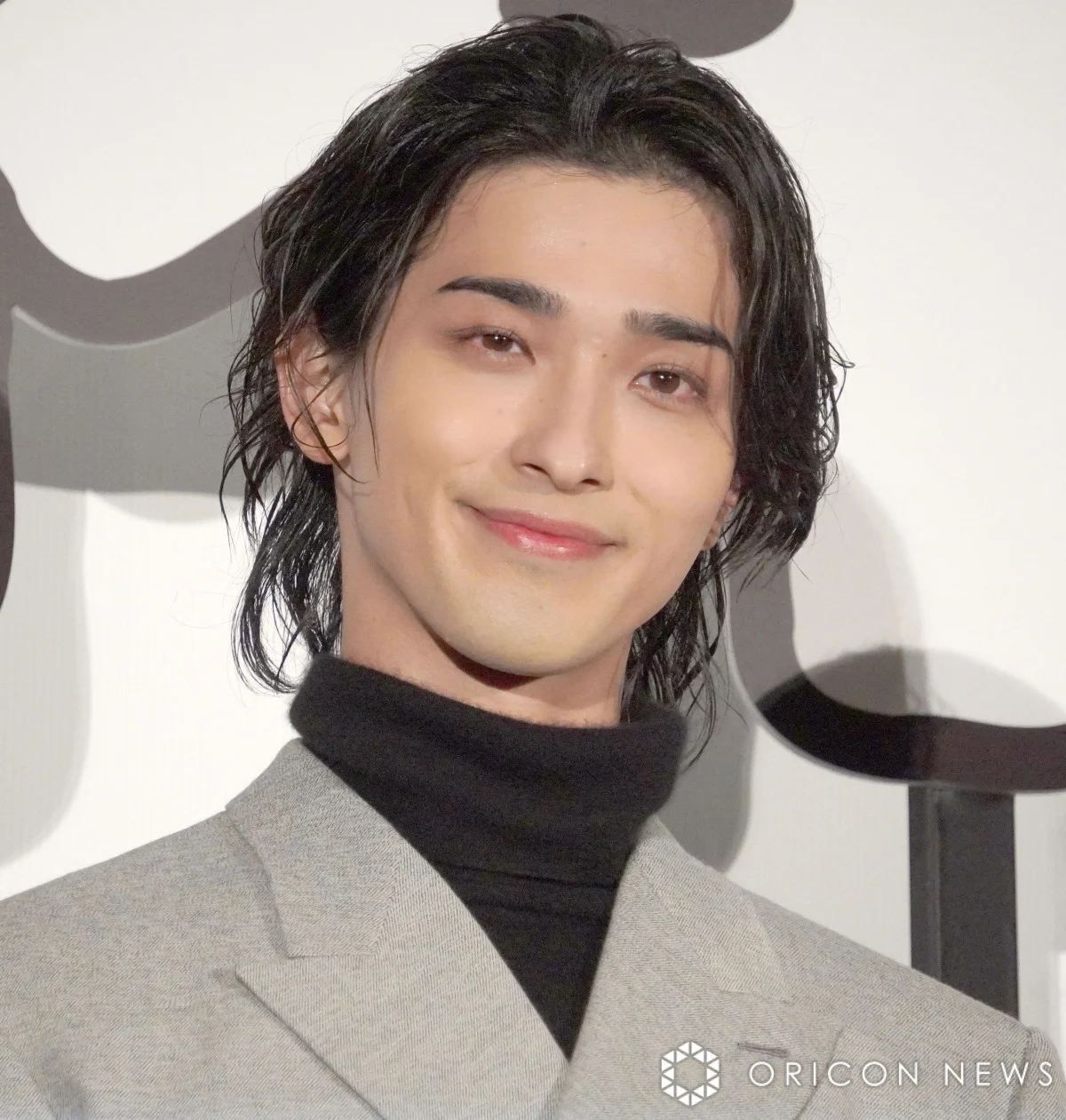 就活男子が化粧で身だしなみ、メイクで「面接でも好印象」…大学はセミナー・メーカーも市場拡大に期待