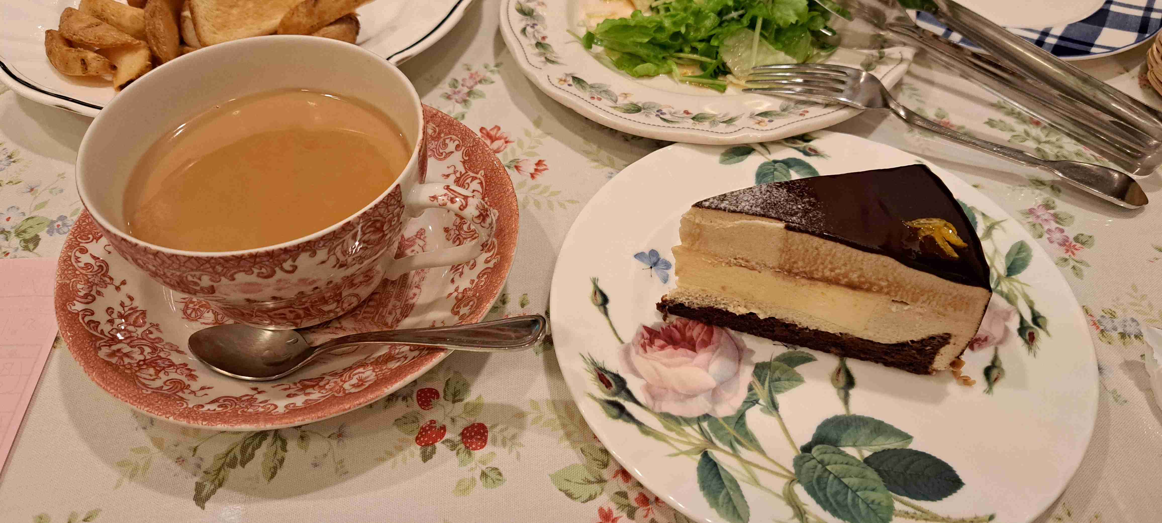 ☕️皆さんが撮ったカフェの写真が見たいです📸