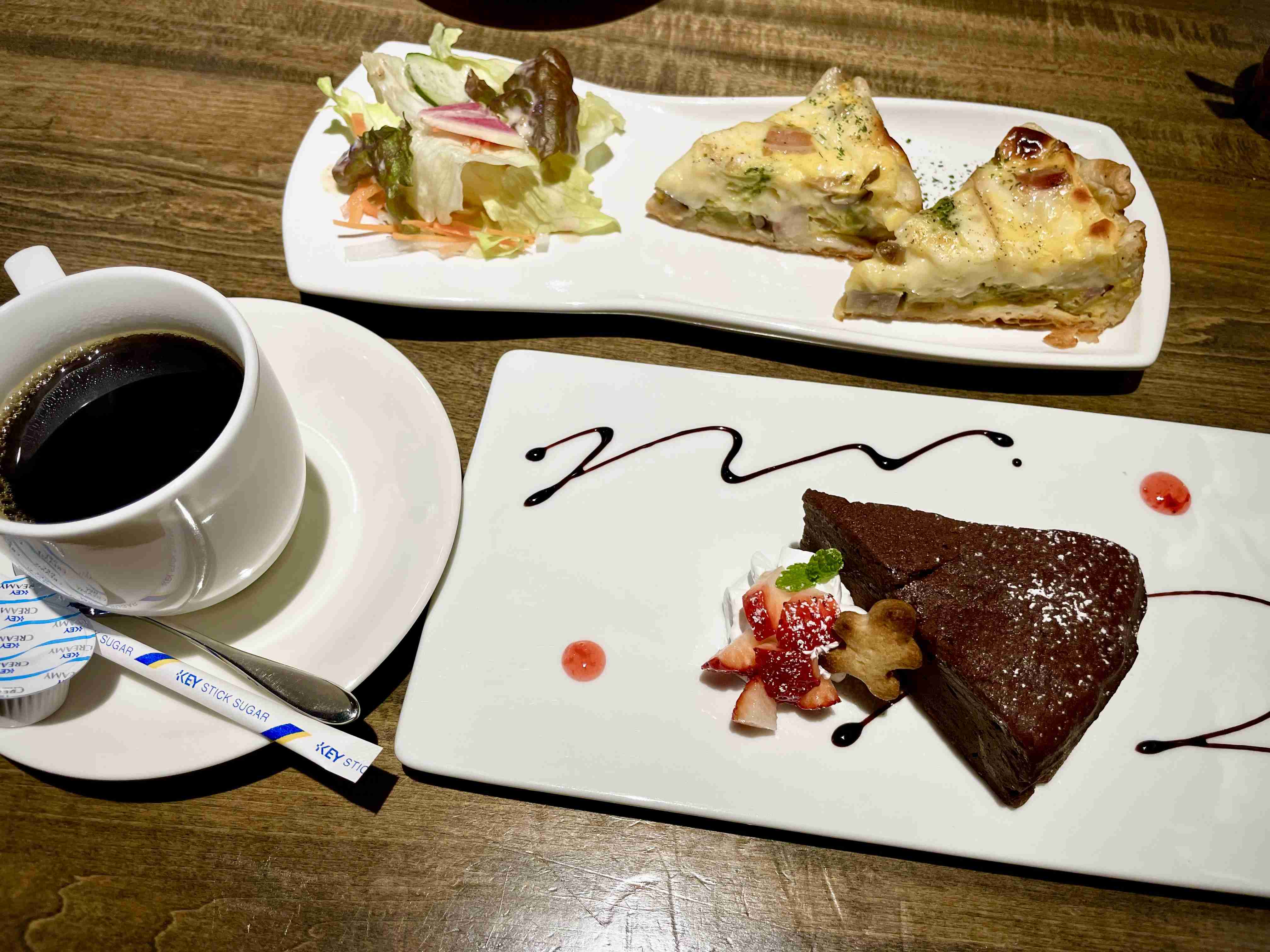 ☕️皆さんが撮ったカフェの写真が見たいです📸