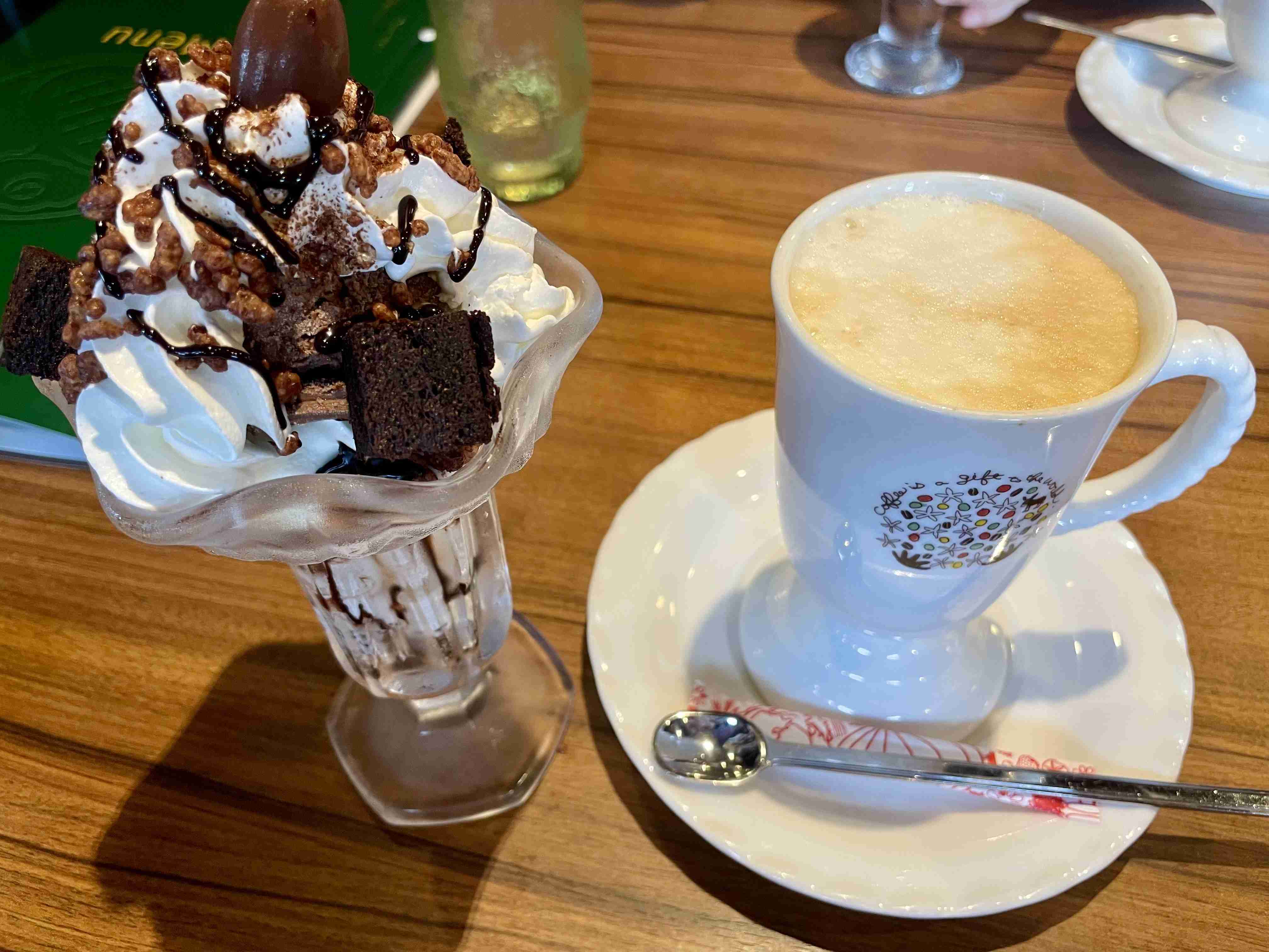 ☕️皆さんが撮ったカフェの写真が見たいです📸