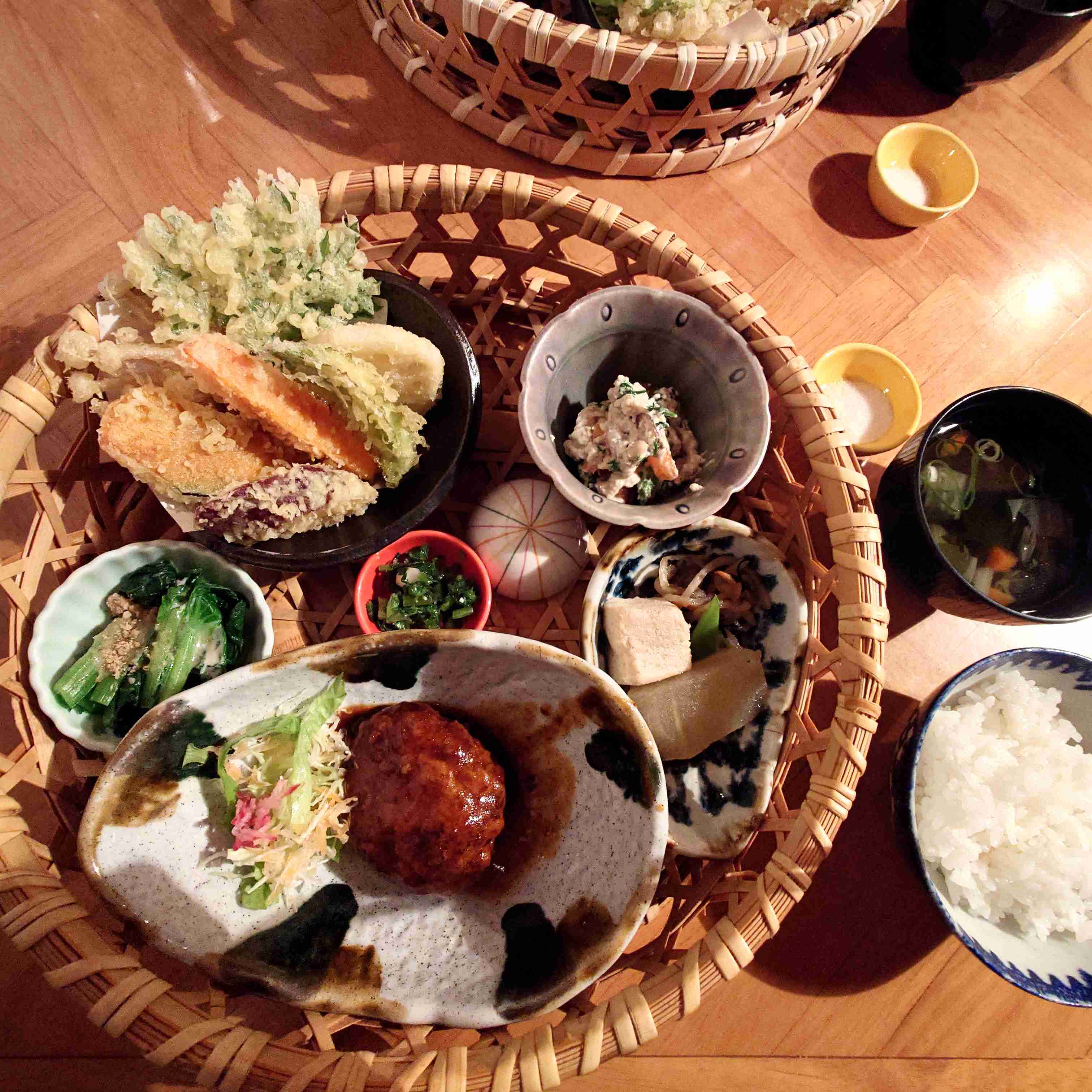 ☕️皆さんが撮ったカフェの写真が見たいです📸